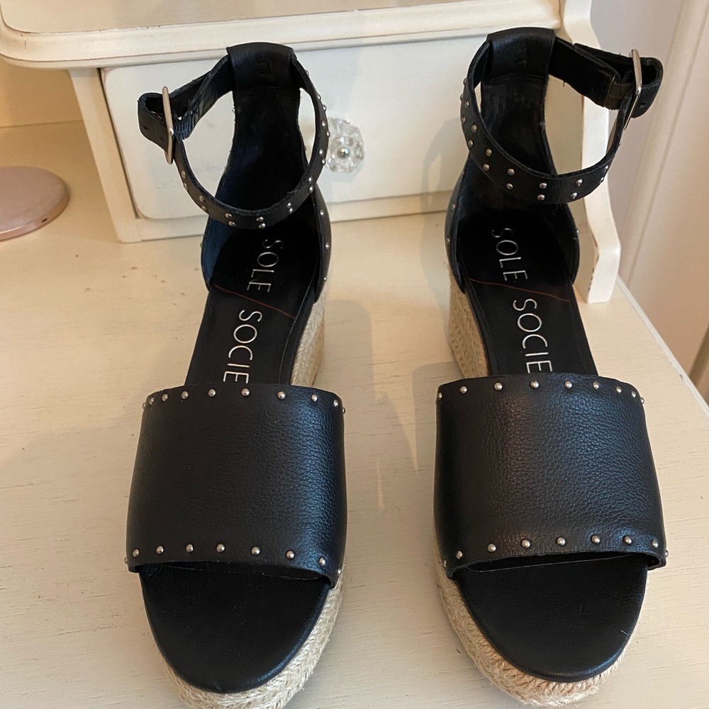 BRAND NEW SOLE SOCIETY ESPADRILLE STUDDED WEDGES
